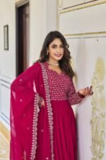 Colorful Celebrations Kurti Set for Indian Festivals - Image 3
